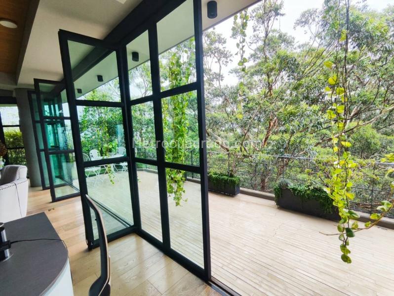 Modern 2BR Apartment in Loma Del Campestre - 6