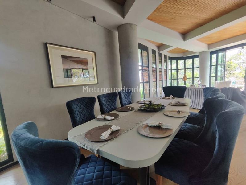 Modern 2BR Apartment in Loma Del Campestre - 9