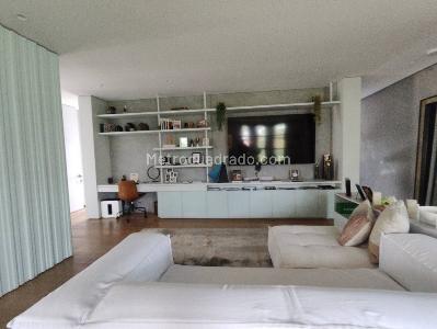 Apartamento en arriendo en Loma Del Campestre, Medellín · foto 2 de 20