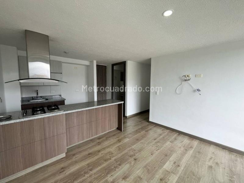 2BR Apartment in Los Colegios (56 m²) - 3