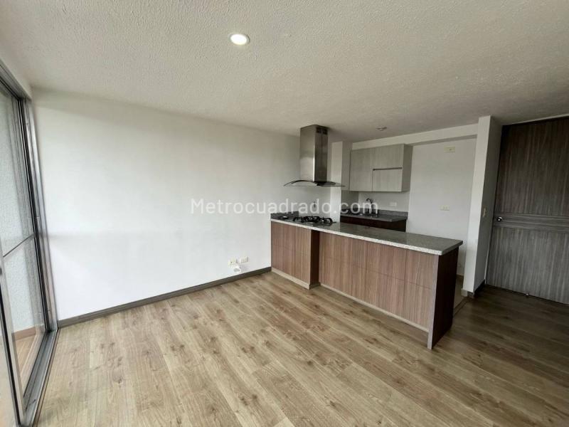 2BR Apartment in Los Colegios (56 m²) - 4