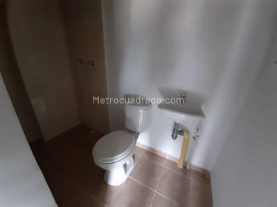 Apartamento de 3 alcobas en venta en Carmelo, Bello, 75 m² · foto 17 de 18