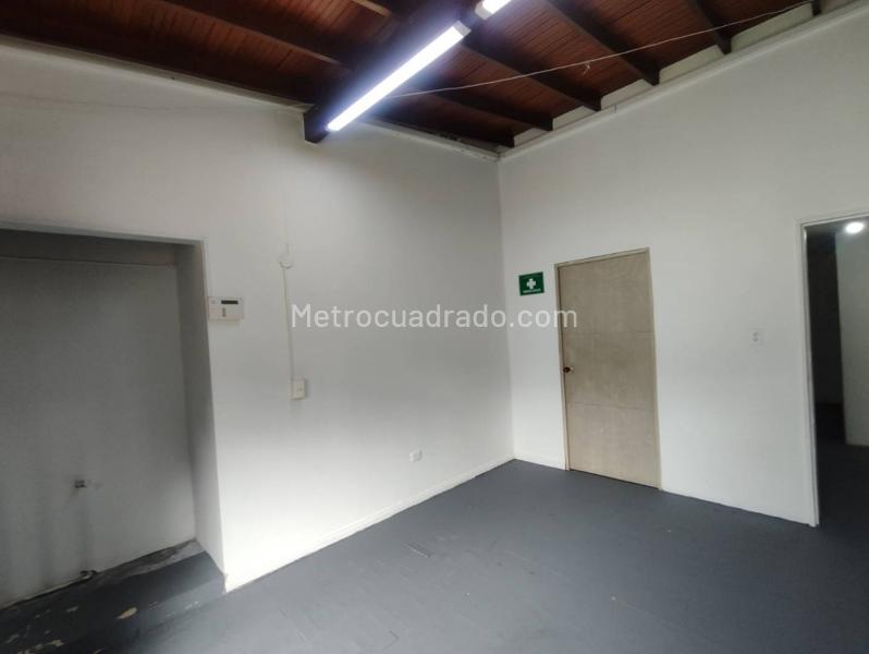 Casa Comercial en Segundo Piso en Patio Bonito - 2