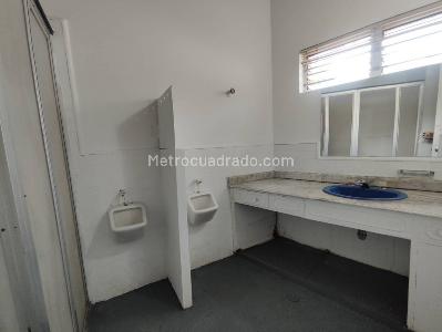 Casa de 3 alcobas en arriendo en Patio Bonito, Medellín, 90 m² · foto 3 de 9