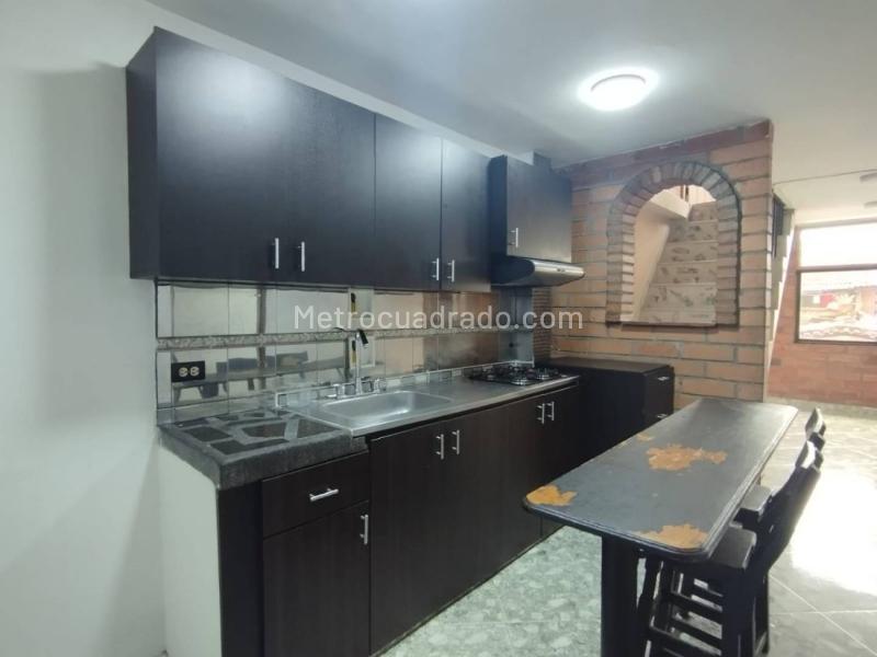 Apartamento dúplex de 4 alcobas en Simon Bolivar, Itagüí - 3