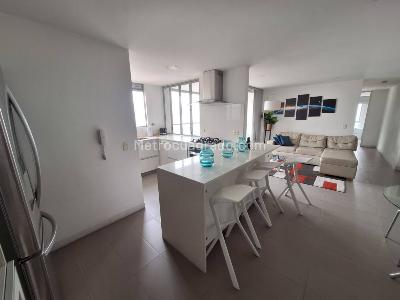 Apartamento de 2 alcobas en arriendo en Castropol, Medellín, 98 m² · foto 2 de 11
