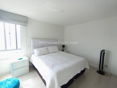 Apartamento de 2 alcobas en arriendo en Castropol, Medellín, 98 m² · foto 9 de 11
