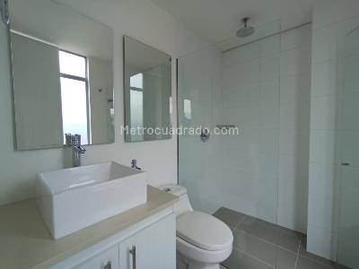 Apartamento de 2 alcobas en arriendo en Castropol, Medellín, 98 m² · foto 10 de 11