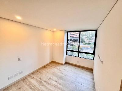 Apartamento en arriendo en Altos Del Poblado, Medellín · foto 4 de 19