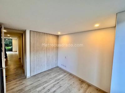 Apartamento en arriendo en Altos Del Poblado, Medellín · foto 9 de 19