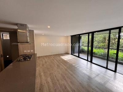 Apartamento en arriendo en Altos Del Poblado, Medellín · foto 18 de 19