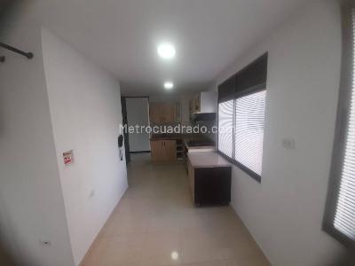 Apartamento de 3 alcobas en arriendo en Conquistadores, Medellín, 110 m² · foto 3 de 20