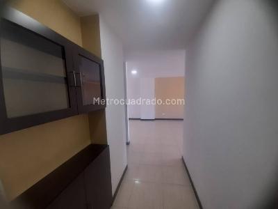 Apartamento de 3 alcobas en arriendo en Conquistadores, Medellín, 110 m² · foto 4 de 20