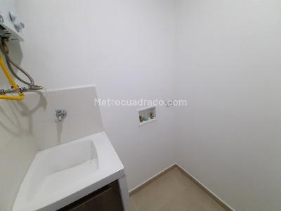 Apartaestudio en arriendo en Loma Del Escobero, Envigado, 62 m² · foto 11 de 15