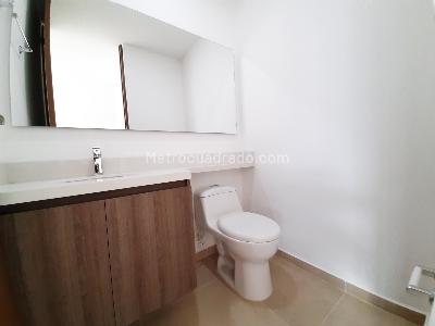 Apartaestudio en arriendo en Loma Del Escobero, Envigado, 62 m² · foto 9 de 15