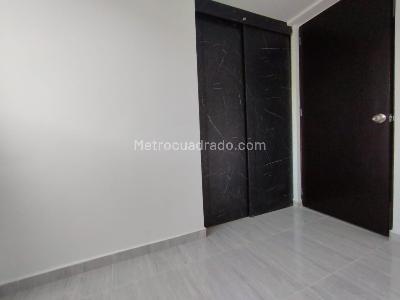 Apartamento de 2 alcobas en venta en Loma De San Jose, Sabaneta, 56 m² · foto 11 de 18