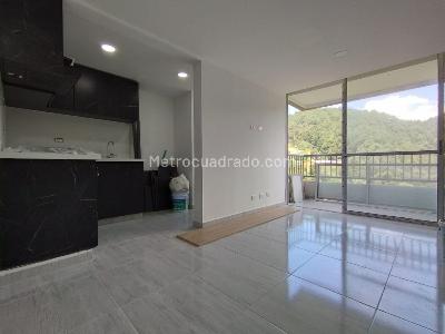 Apartamento de 2 alcobas en venta en Loma De San Jose, Sabaneta, 56 m² · foto 4 de 18