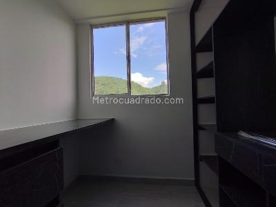 Apartamento de 2 alcobas en venta en Loma De San Jose, Sabaneta, 56 m² · foto 9 de 18