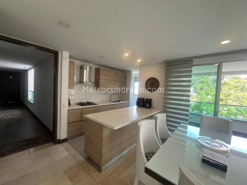 Apartamento Amoblado de 3 Alcobas con Baños Privados en Loma de los Parra - 3