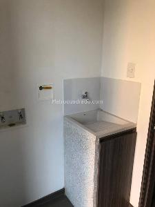Apartamento de 2 alcobas en arriendo en Cola Del Zorro, Medellín, 90 m² · foto 4 de 9