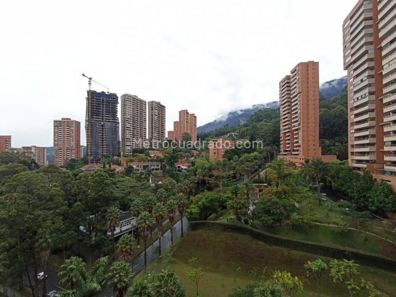 Apartamento Amplio de 3 Alcobas cerca al Parque El Tesoro - 8