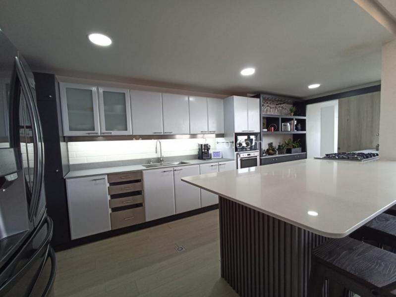 Apartamento Amplio de 3 Alcobas cerca al Parque El Tesoro - 9