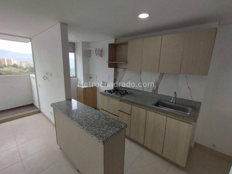 Spectacular 3BR Apartment in La Inmaculada, La Estrella - 4