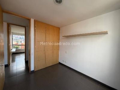 Apartamento en arriendo en Lalinde, Medellín · foto 13 de 18