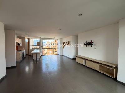 Apartamento en arriendo en Lalinde, Medellín · foto 2 de 18