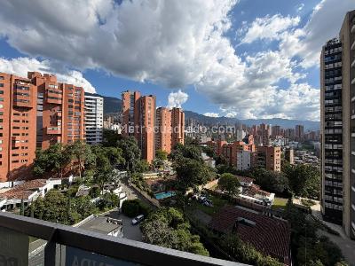 Apartamento en arriendo en Lalinde, Medellín · foto 4 de 18