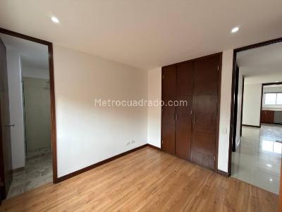 Apartamento de 3 alcobas en arriendo en El Poblado, Medellín, 140 m² · foto 8 de 19