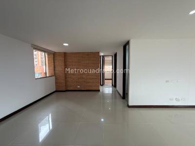Apartamento de 3 alcobas en arriendo en El Poblado, Medellín, 140 m² · foto 9 de 19