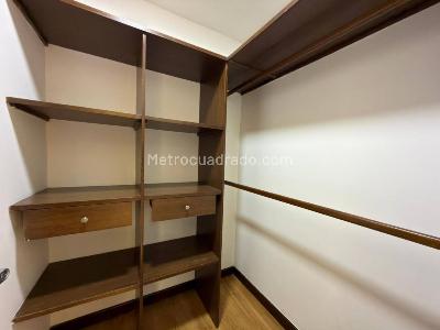Apartamento de 3 alcobas en arriendo en El Poblado, Medellín, 140 m² · foto 13 de 19