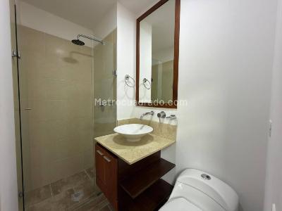Apartamento de 3 alcobas en arriendo en El Poblado, Medellín, 140 m² · foto 15 de 19