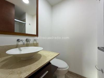 Apartamento de 3 alcobas en arriendo en El Poblado, Medellín, 140 m² · foto 19 de 19