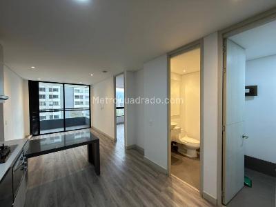 Apartaestudio en arriendo en El Tesoro, Medellín, 65 m² · foto 3 de 12
