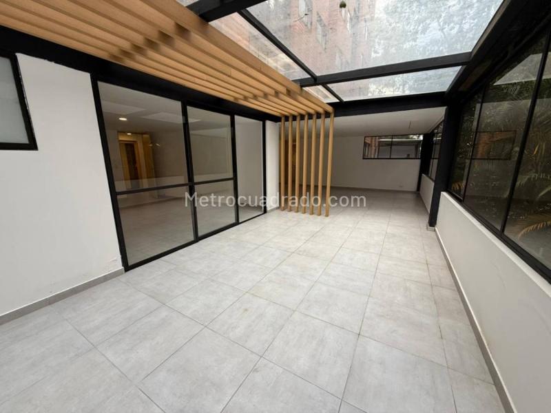 Spacious 5BR Apartment in Poblado Vizcaya - 5