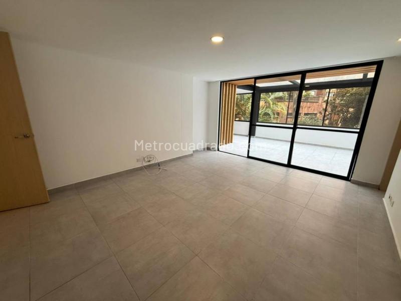 Spacious 5BR Apartment in Poblado Vizcaya - 6