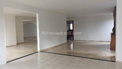 Apartamento de 4 alcobas en venta en El Poblado, Medellín, 250 m² · foto 14 de 18