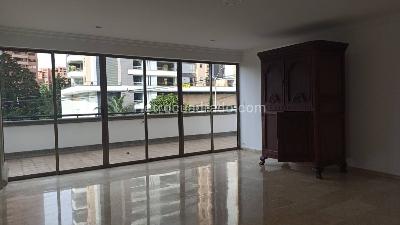 Apartamento de 4 alcobas en venta en El Poblado, Medellín, 250 m² · foto 2 de 18
