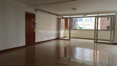 Apartamento de 3 alcobas en venta en Laureles, Medellín, 189 m² · foto 4 de 20