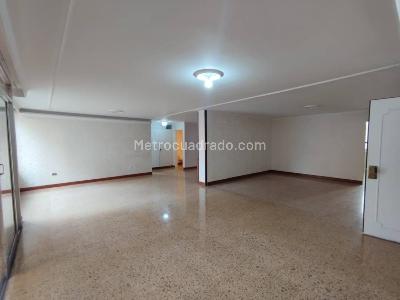 Apartamento de 3 alcobas en venta en Laureles, Medellín, 189 m² · foto 6 de 20