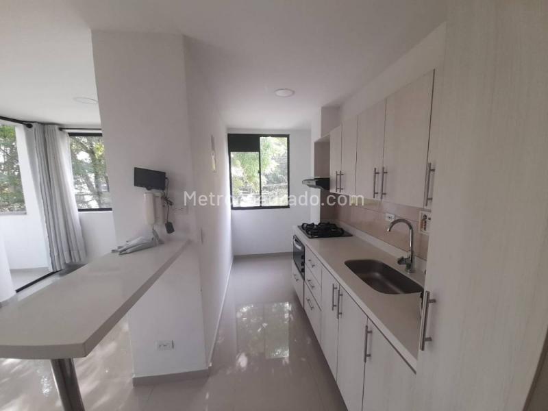 Spacious 3BR Apartment in Belen La Palma - 3