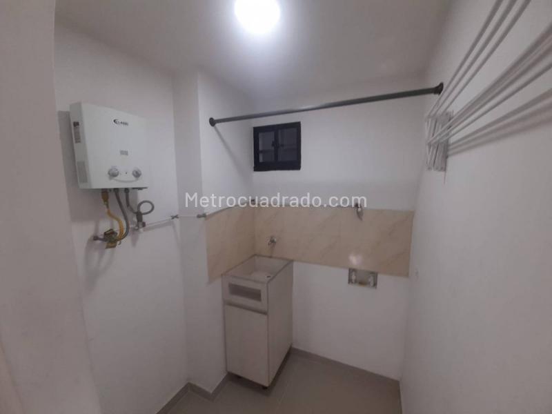 Spacious 3BR Apartment in Belen La Palma - 4