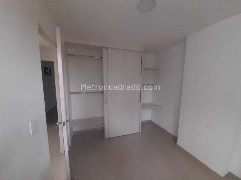 Spacious 3BR Apartment in Belen La Palma - 5