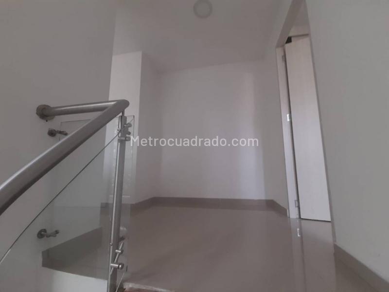 Spacious 3BR Apartment in Belen La Palma - 8