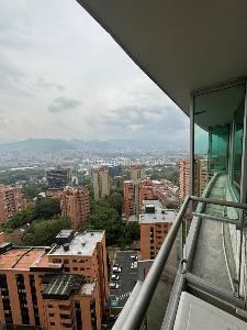 Apartaestudio en venta en El Poblado, Medellín, 77 m² · foto 4 de 6