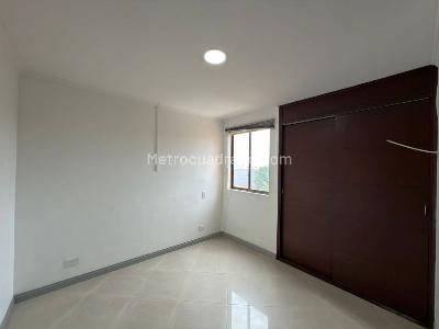 Apartamento de 3 alcobas en venta en Laureles, Medellín, 112 m² · foto 14 de 18