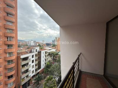 Apartamento de 3 alcobas en venta en Laureles, Medellín, 112 m² · foto 3 de 18