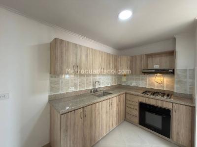 Apartamento de 3 alcobas en venta en Laureles, Medellín, 112 m² · foto 5 de 18